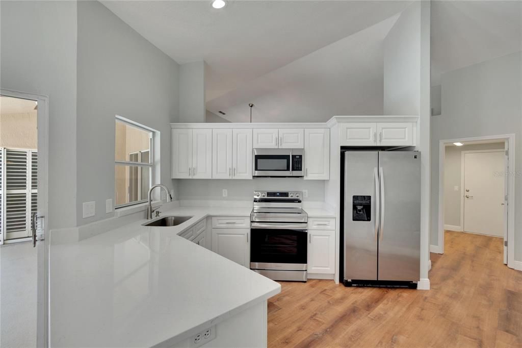 For Sale: $389,900 (3 beds, 2 baths, 1571 Square Feet)