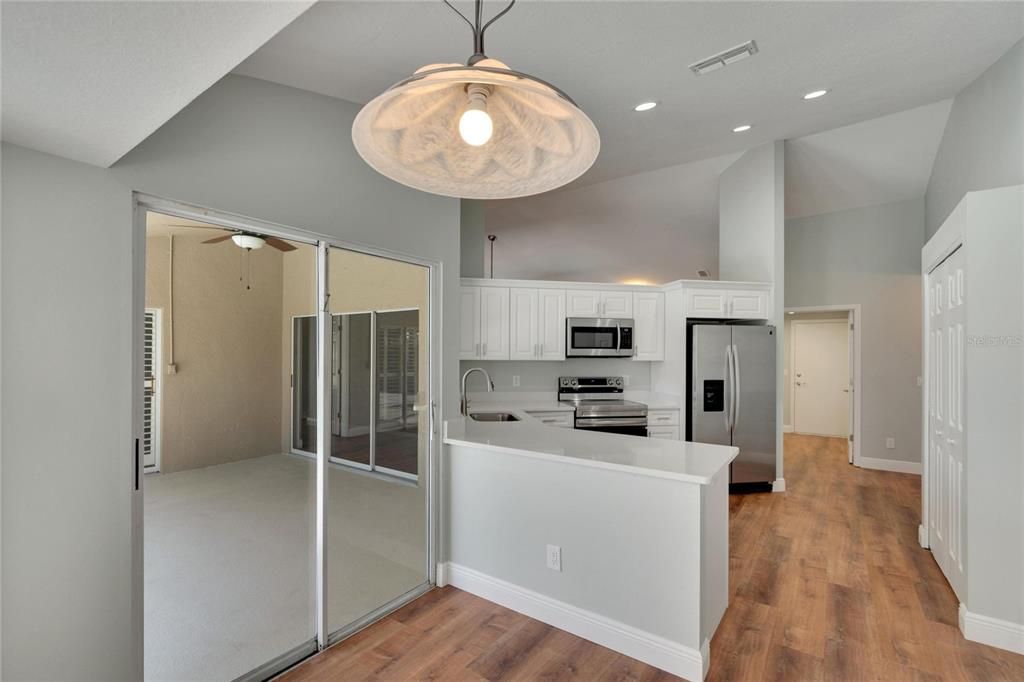 For Sale: $389,900 (3 beds, 2 baths, 1571 Square Feet)