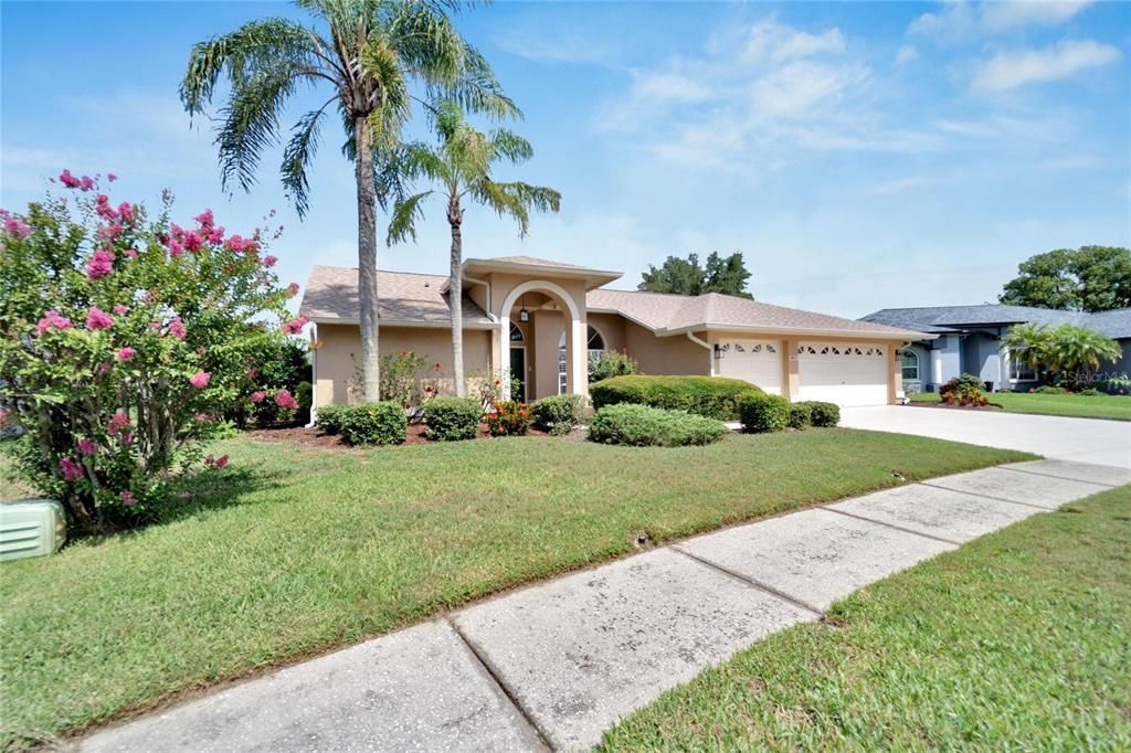 For Sale: $629,900 (3 beds, 3 baths, 2237 Square Feet)