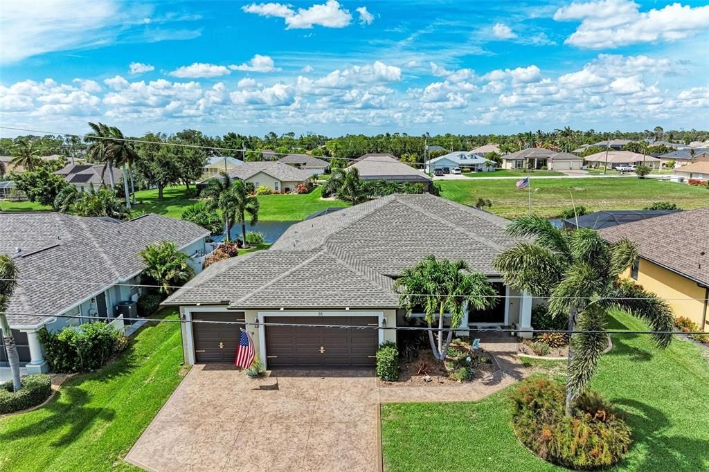 For Sale: $725,000 (3 beds, 3 baths, 2079 Square Feet)