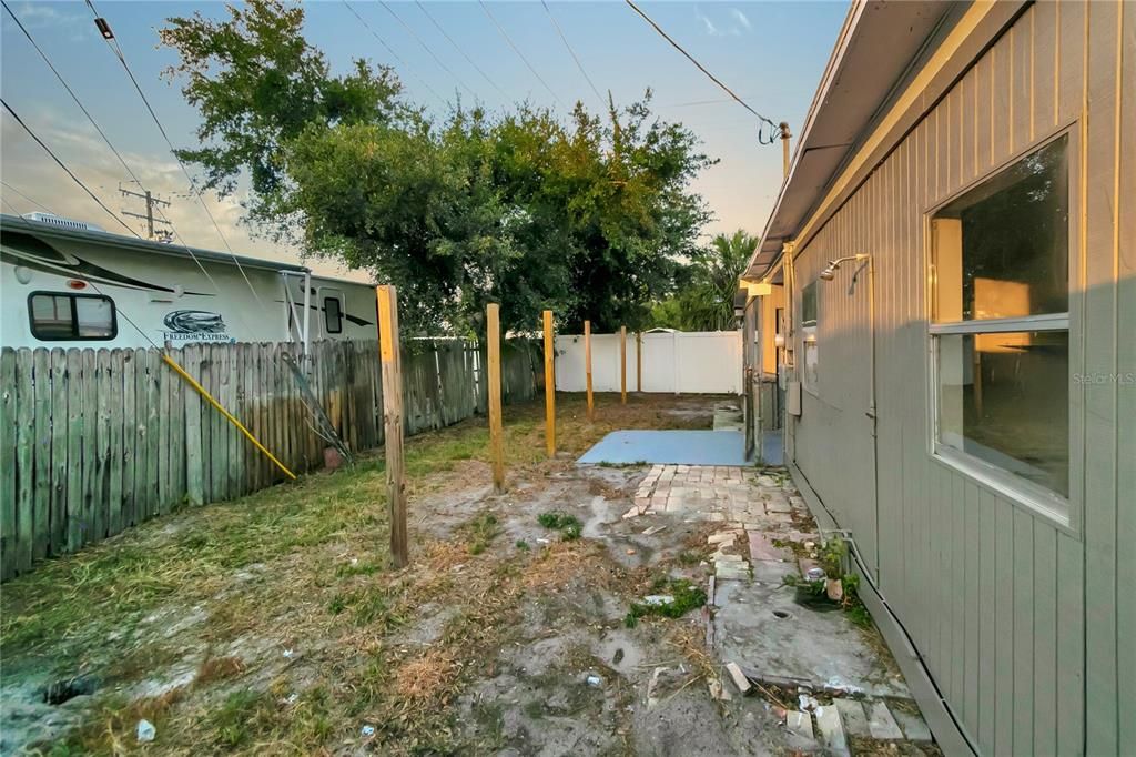 For Rent: $1,995 (3 beds, 2 baths, 984 Square Feet)