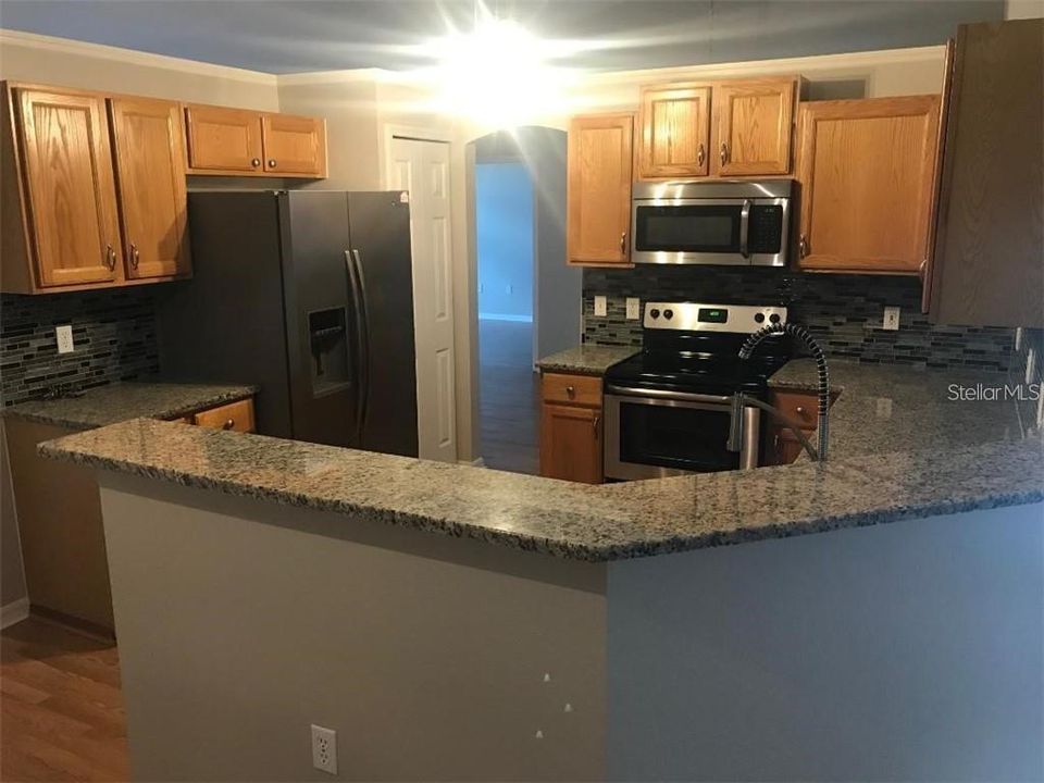 Active With Contract: $2,095 (3 beds, 2 baths, 1760 Square Feet)