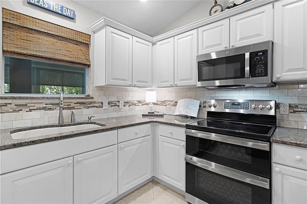 For Sale: $485,000 (3 beds, 2 baths, 1572 Square Feet)