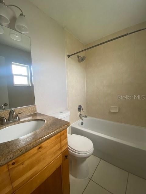 Active With Contract: $1,100 (1 beds, 1 baths, 494 Square Feet)