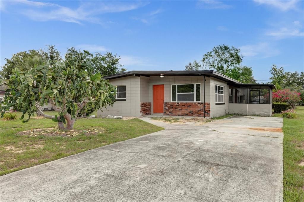 For Sale: $329,025 (4 beds, 2 baths, 1228 Square Feet)