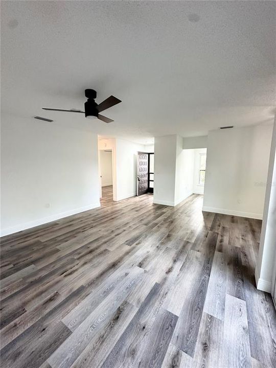 For Sale: $239,500 (2 beds, 2 baths, 1038 Square Feet)