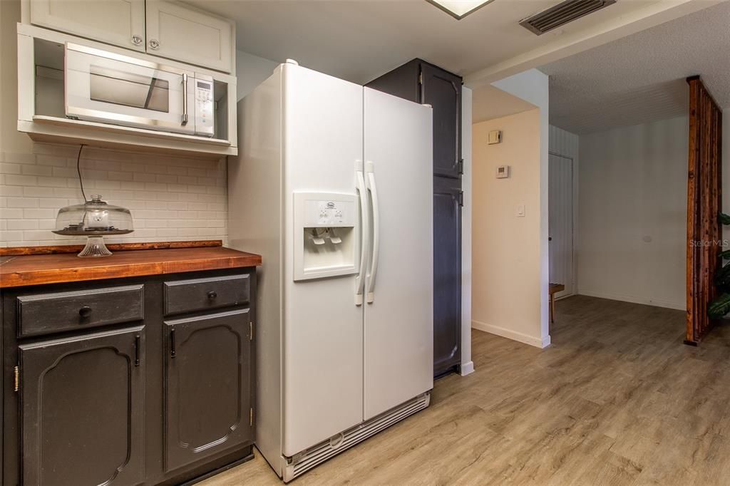For Sale: $130,000 (2 beds, 1 baths, 822 Square Feet)