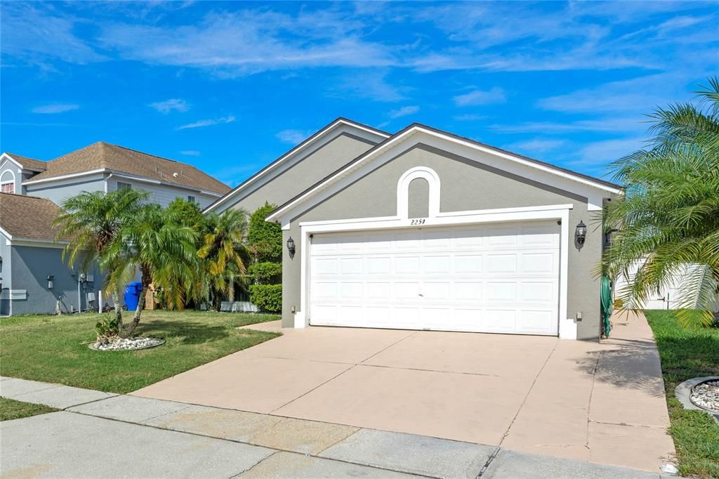 For Sale: $385,000 (3 beds, 2 baths, 1304 Square Feet)