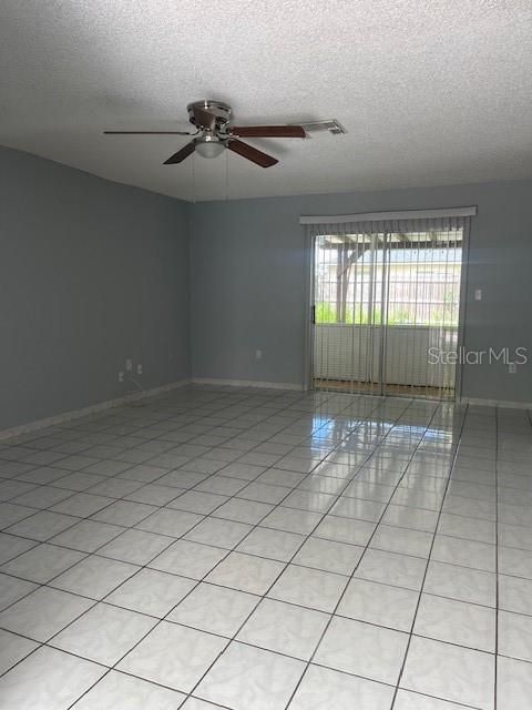 For Rent: $1,400 (3 beds, 1 baths, 2574 Square Feet)