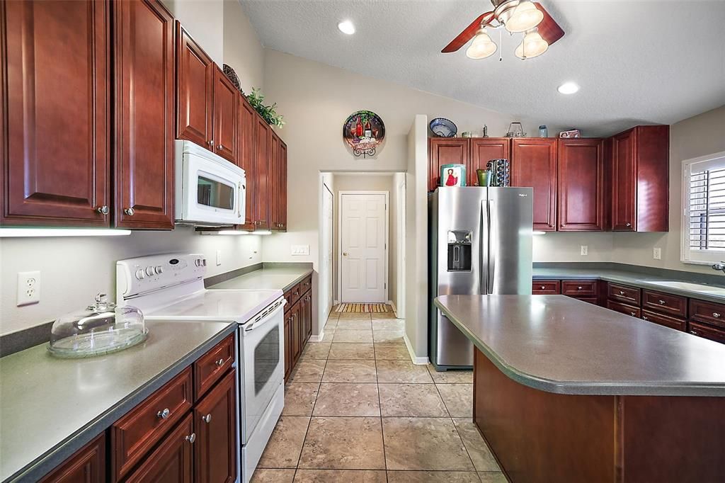 For Sale: $419,900 (3 beds, 2 baths, 2611 Square Feet)