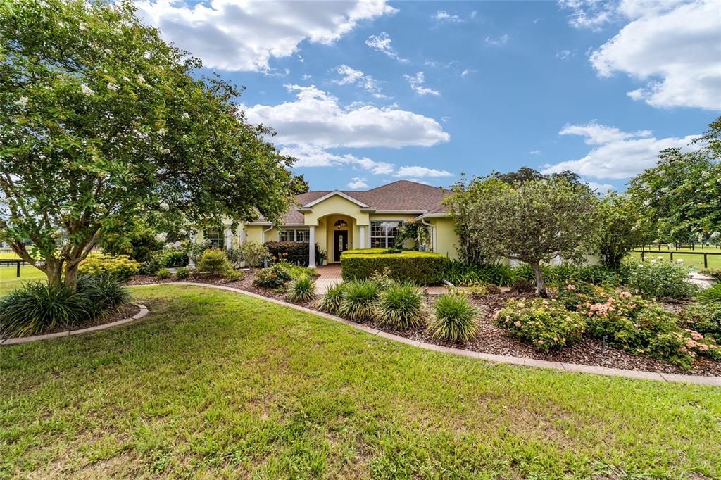 For Sale: $1,925,000 (3 beds, 2 baths, 2457 Square Feet)