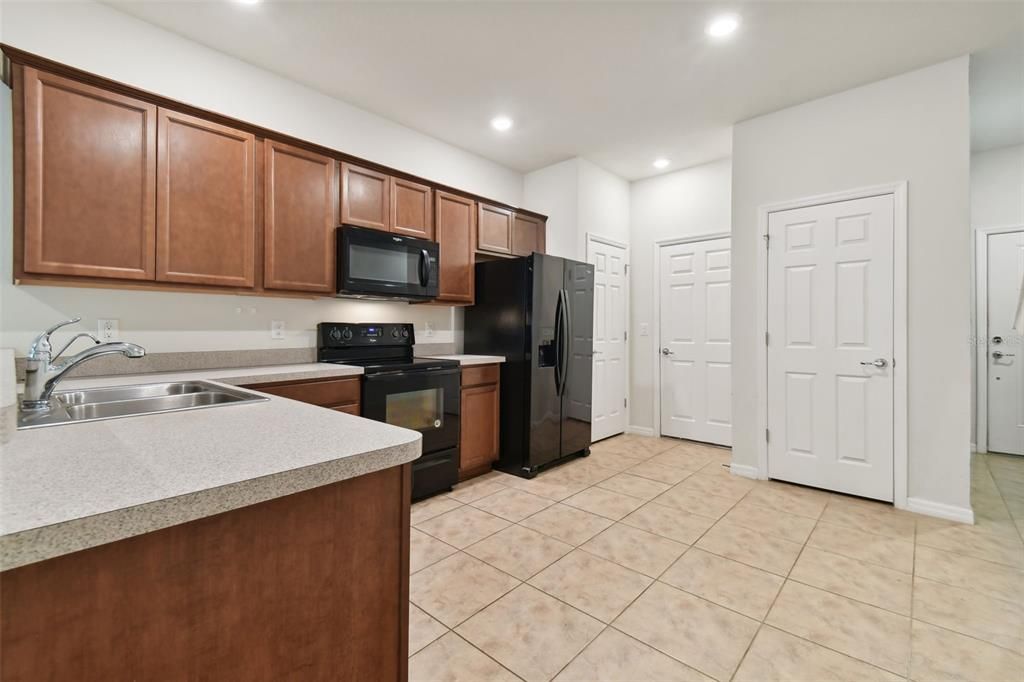 For Rent: $2,000 (2 beds, 2 baths, 1588 Square Feet)