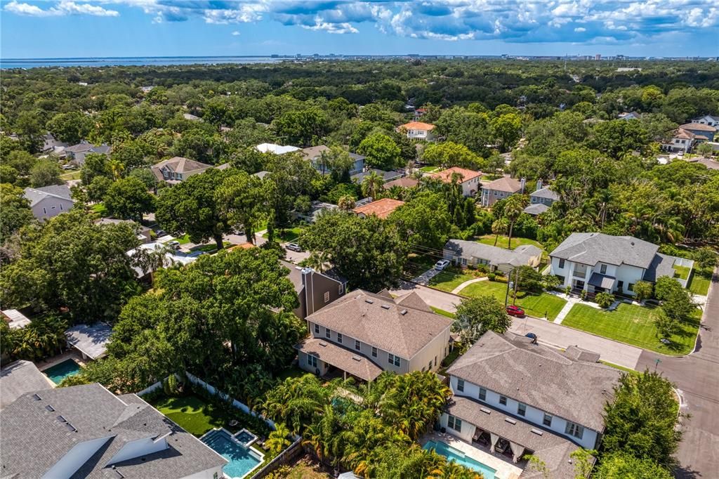 Close proximity to Bayshore and Downtown Tampa