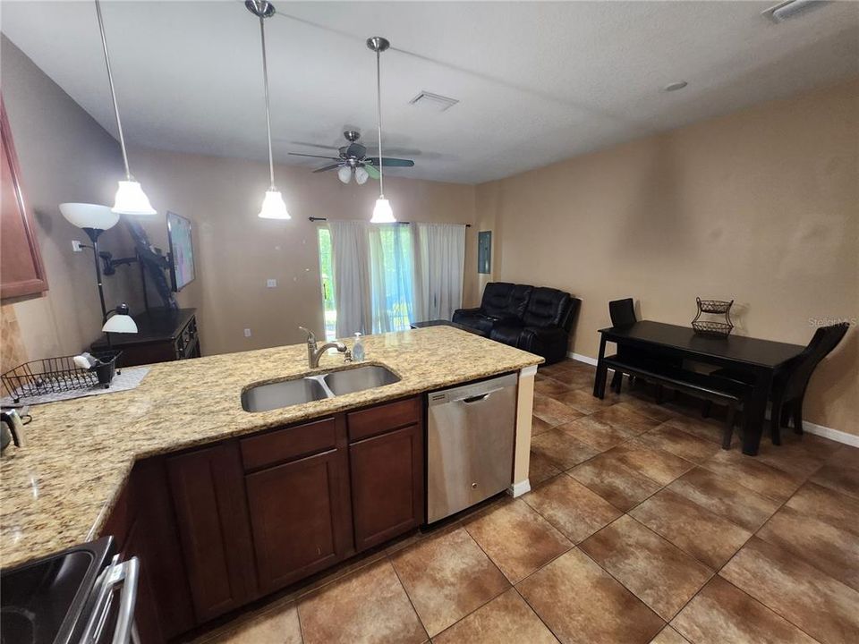 For Sale: $239,000 (3 beds, 2 baths, 1649 Square Feet)