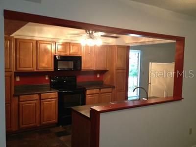 Recently Rented: $1,700 (3 beds, 2 baths, 2148 Square Feet)
