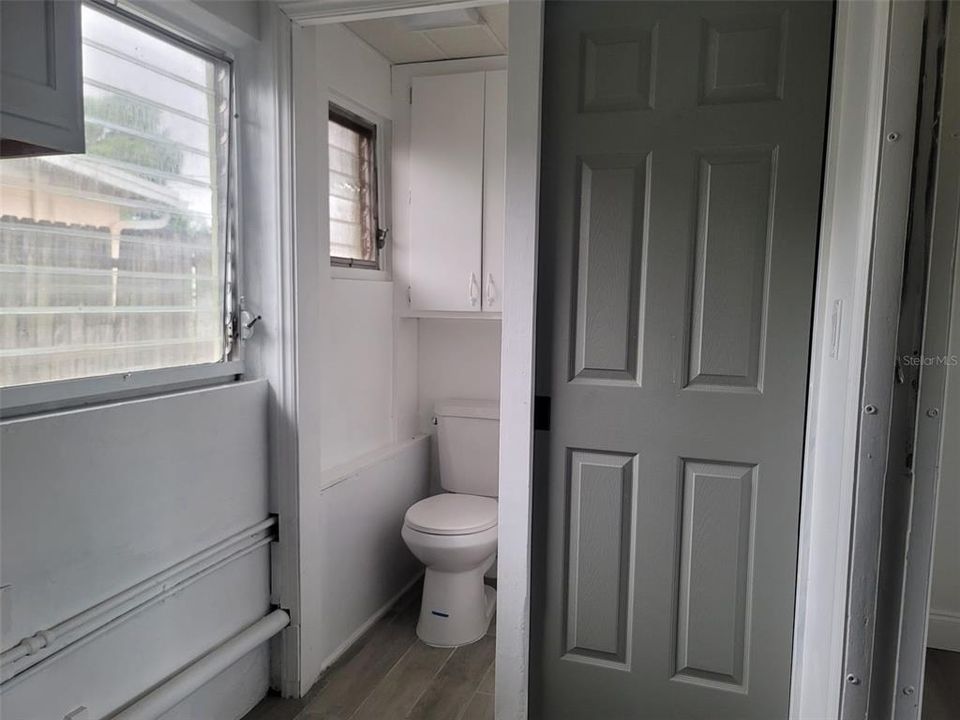 For Sale: $350,000 (3 beds, 1 baths, 1056 Square Feet)