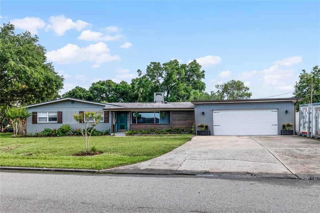 For Sale: $710,000 (4 beds, 3 baths, 2082 Square Feet)