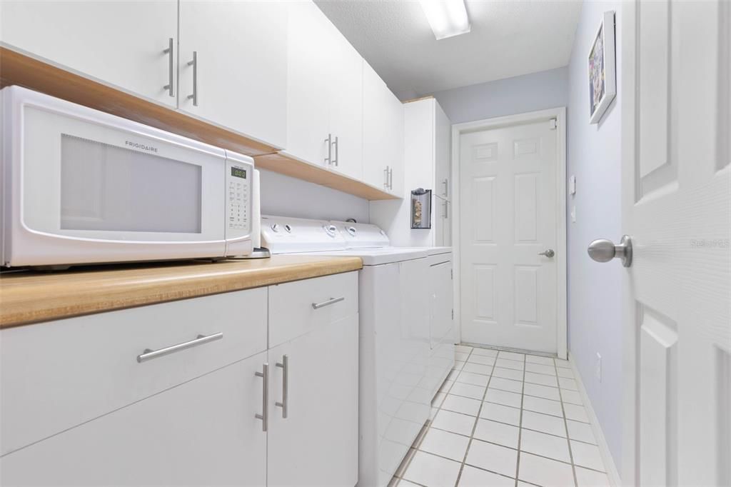 For Sale: $319,900 (3 beds, 2 baths, 1605 Square Feet)