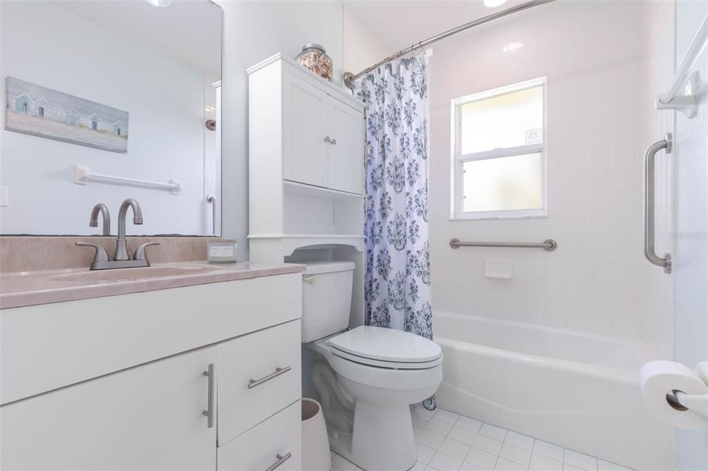 For Sale: $319,900 (3 beds, 2 baths, 1605 Square Feet)