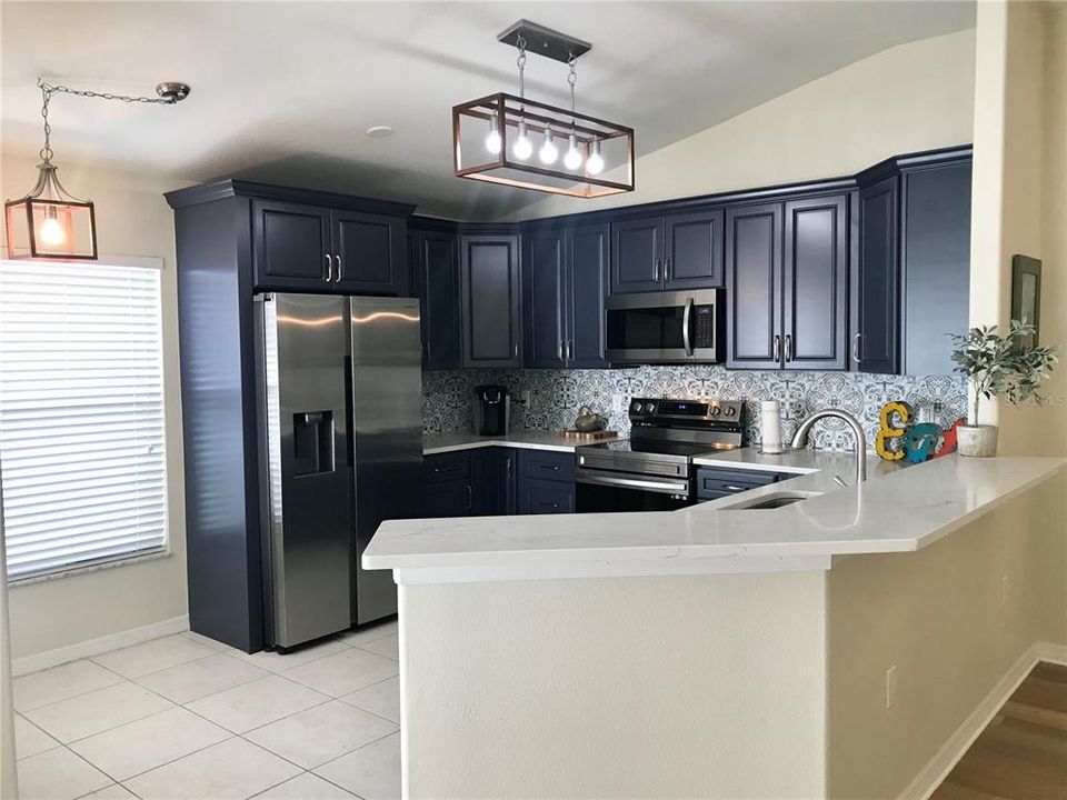 For Sale: $382,500 (4 beds, 2 baths, 1946 Square Feet)