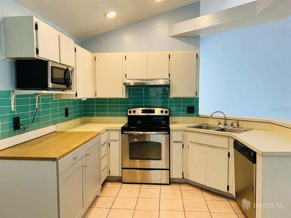 For Rent: $2,900 (3 beds, 2 baths, 1160 Square Feet)