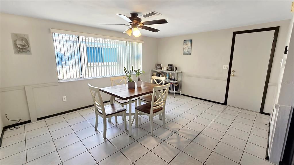 For Sale: $300,000 (2 beds, 2 baths, 1618 Square Feet)