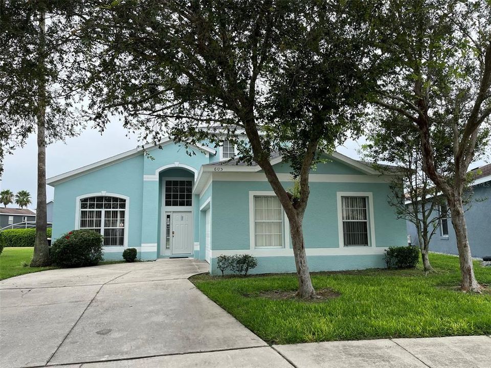 For Rent: $2,900 (5 beds, 3 baths, 2376 Square Feet)