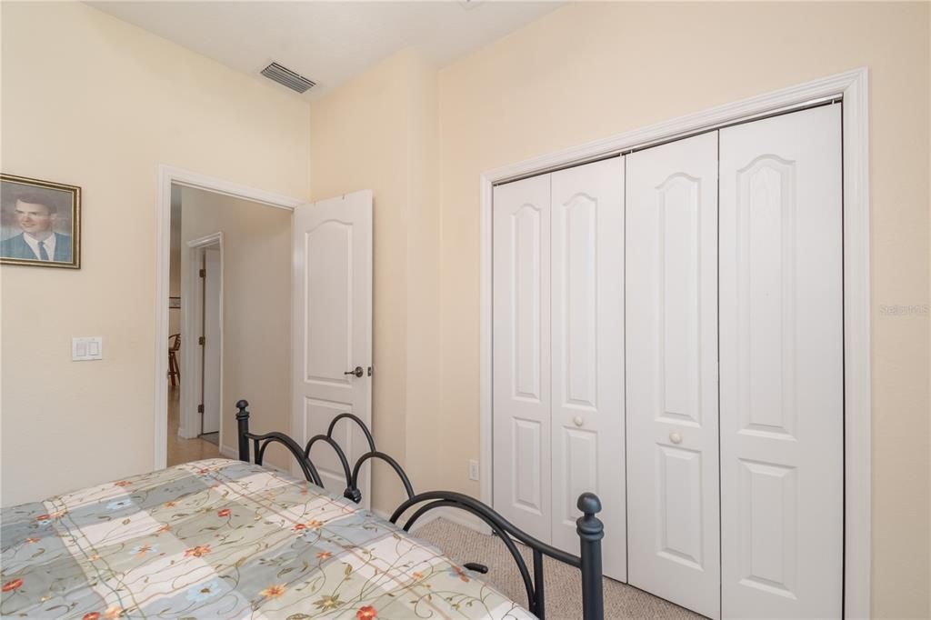For Sale: $300,400 (3 beds, 2 baths, 1561 Square Feet)