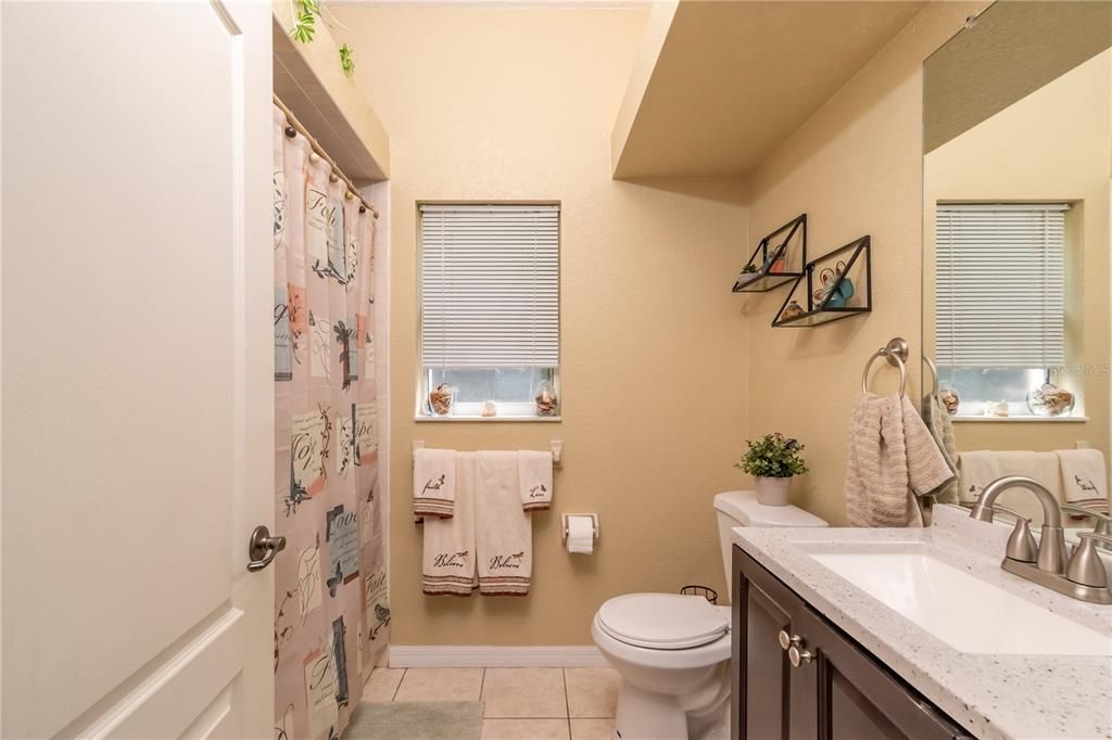 For Sale: $300,400 (3 beds, 2 baths, 1561 Square Feet)