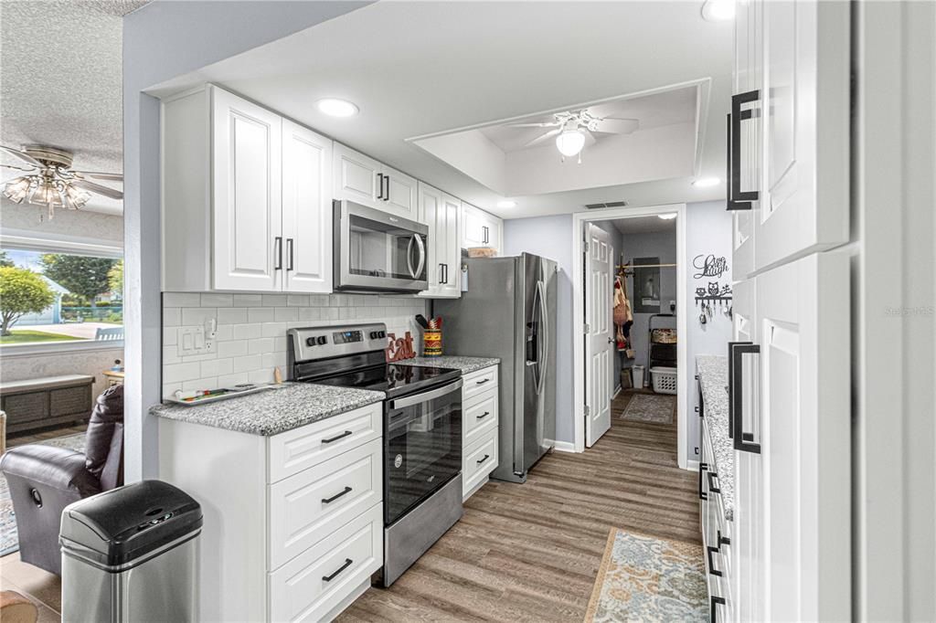 For Sale: $279,900 (2 beds, 2 baths, 1302 Square Feet)