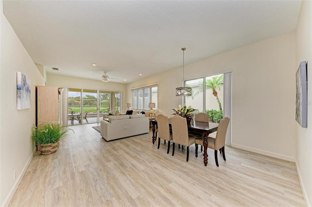 Active With Contract: $565,000 (3 beds, 3 baths, 1944 Square Feet)