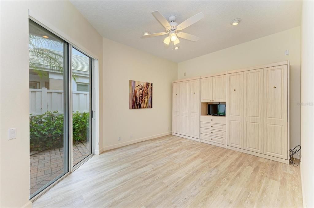 Active With Contract: $565,000 (3 beds, 3 baths, 1944 Square Feet)