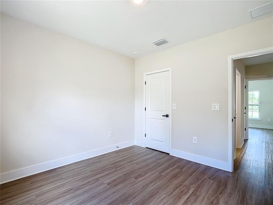 For Sale: $325,000 (3 beds, 2 baths, 1510 Square Feet)