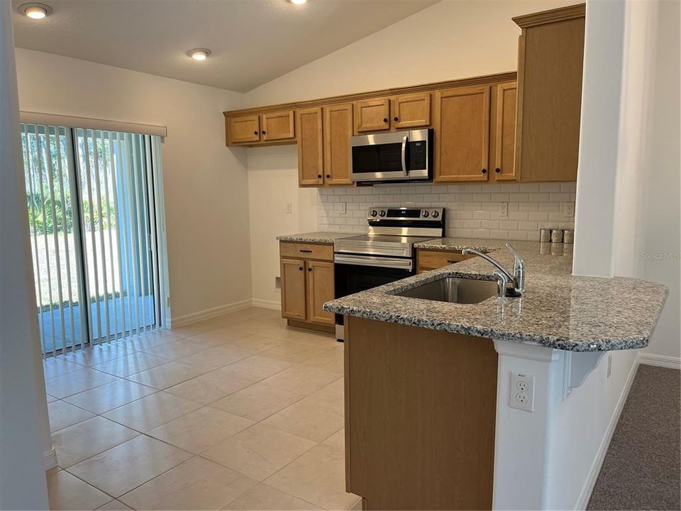 Active With Contract: $1,600 (3 beds, 2 baths, 1211 Square Feet)