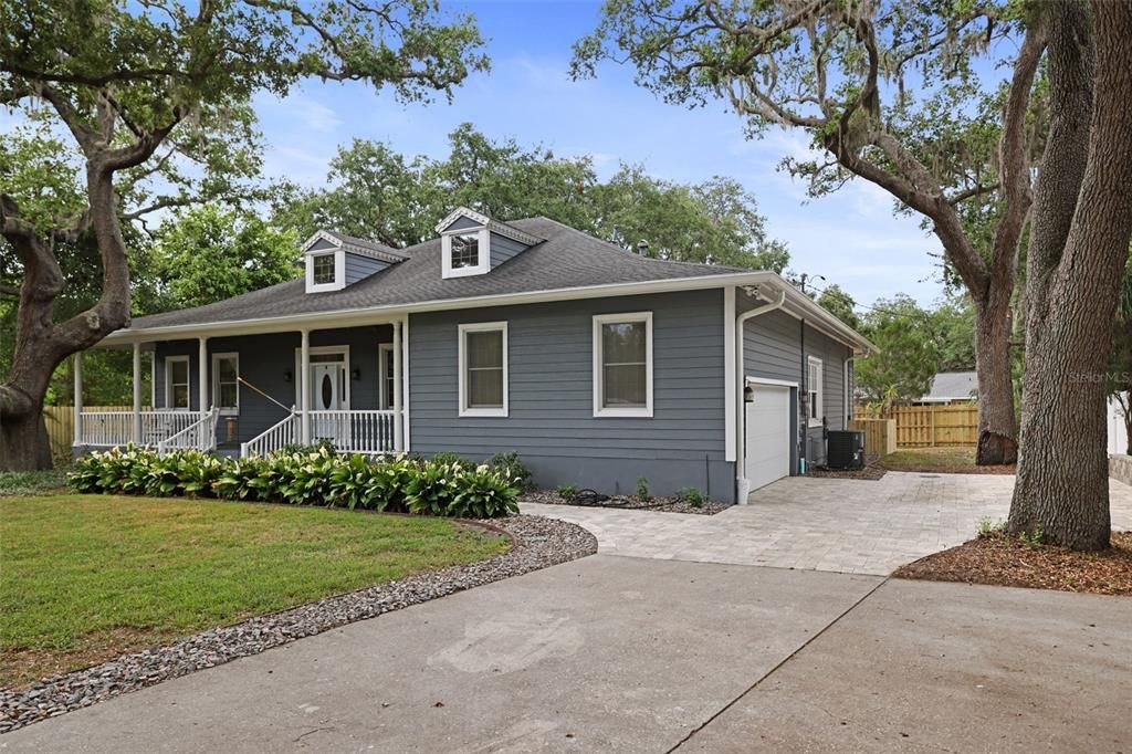 For Sale: $769,000 (3 beds, 2 baths, 2569 Square Feet)