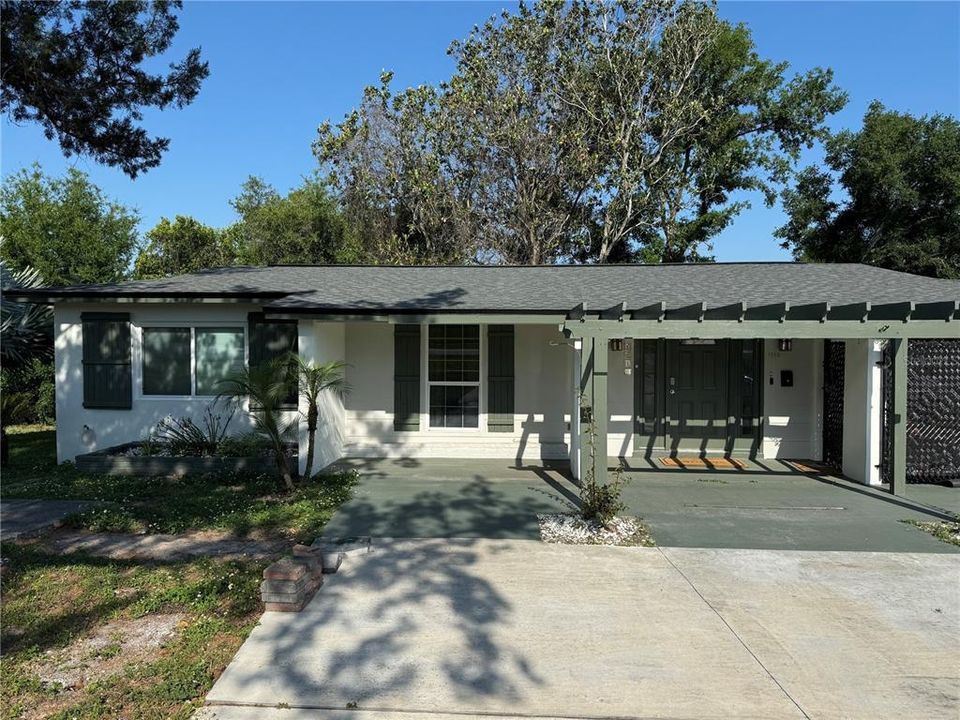 Recently Sold: $257,000 (2 beds, 1 baths, 943 Square Feet)