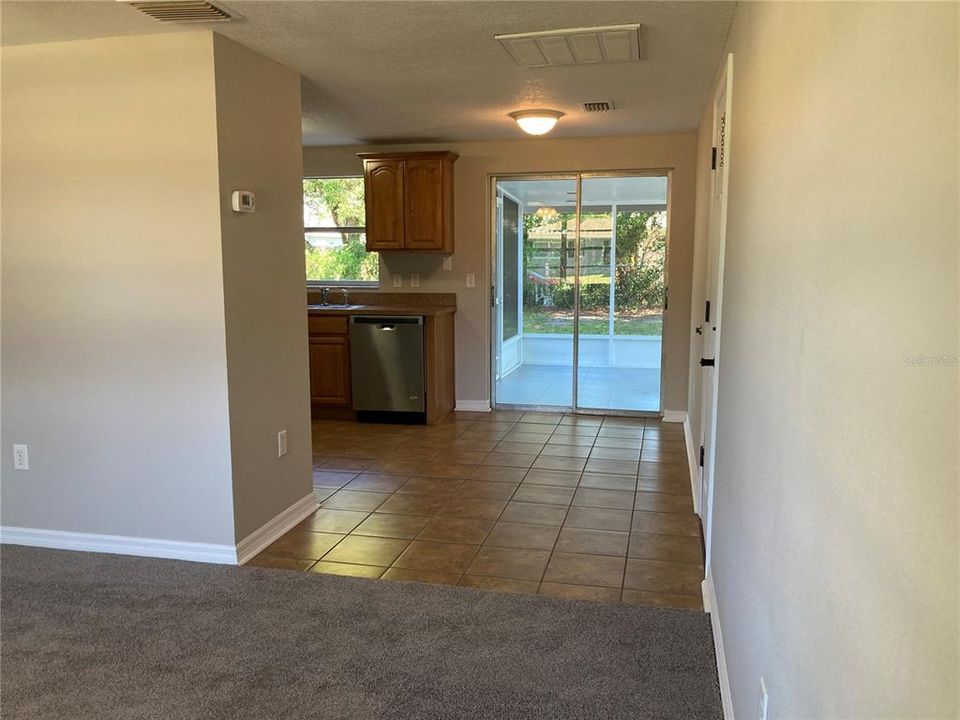 For Rent: $1,695 (2 beds, 1 baths, 720 Square Feet)