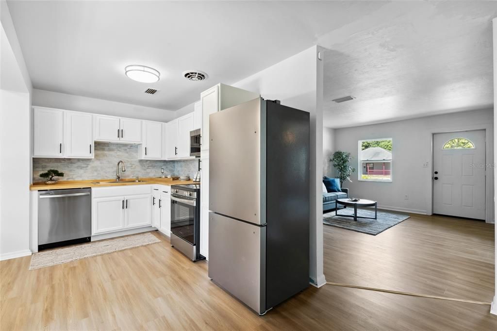 Active With Contract: $249,900 (4 beds, 2 baths, 1942 Square Feet)