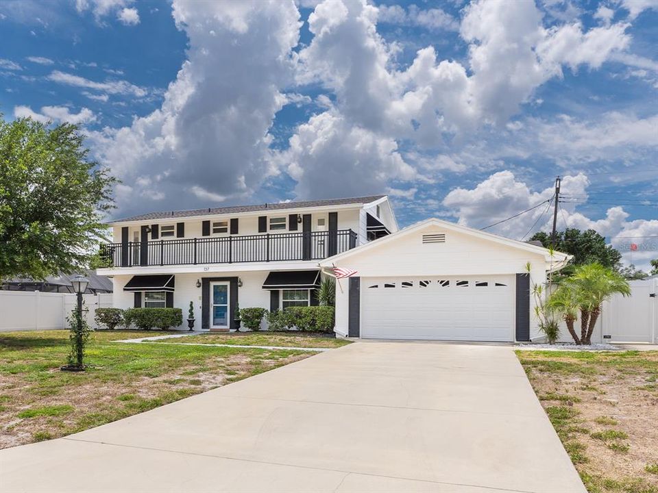 Active With Contract: $350,000 (4 beds, 3 baths, 2001 Square Feet)