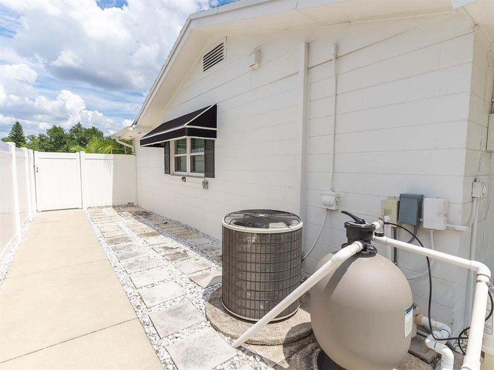 Active With Contract: $350,000 (4 beds, 3 baths, 2001 Square Feet)