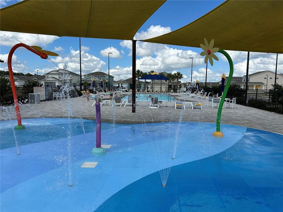 Splash pad and pool in Roan Hills