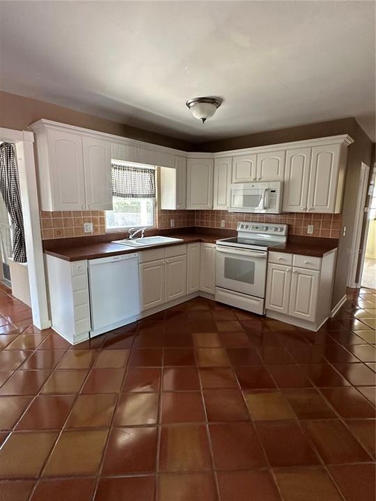 For Rent: $2,095 (2 beds, 1 baths, 1053 Square Feet)
