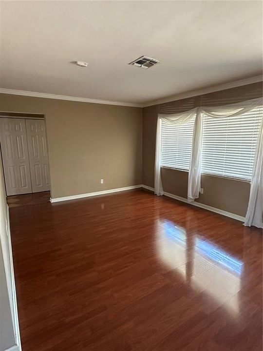 For Rent: $2,095 (2 beds, 1 baths, 1053 Square Feet)