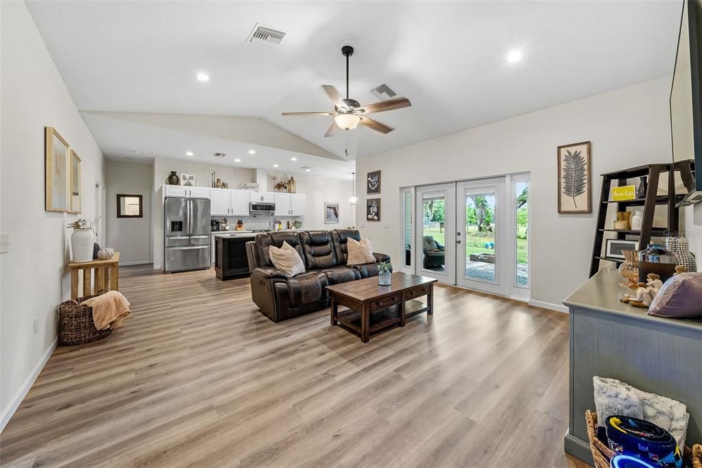 Active With Contract: $595,000 (3 beds, 2 baths, 1842 Square Feet)