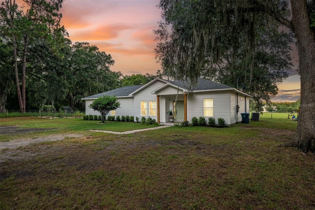 Active With Contract: $595,000 (3 beds, 2 baths, 1842 Square Feet)