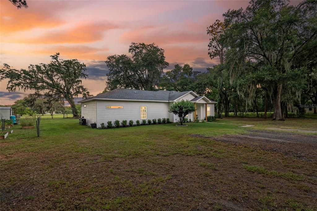 Active With Contract: $595,000 (3 beds, 2 baths, 1842 Square Feet)