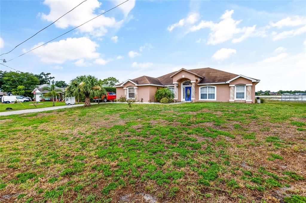 For Sale: $425,000 (3 beds, 2 baths, 2052 Square Feet)