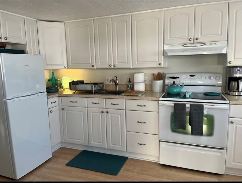 For Sale: $339,000 (1 beds, 1 baths, 512 Square Feet)