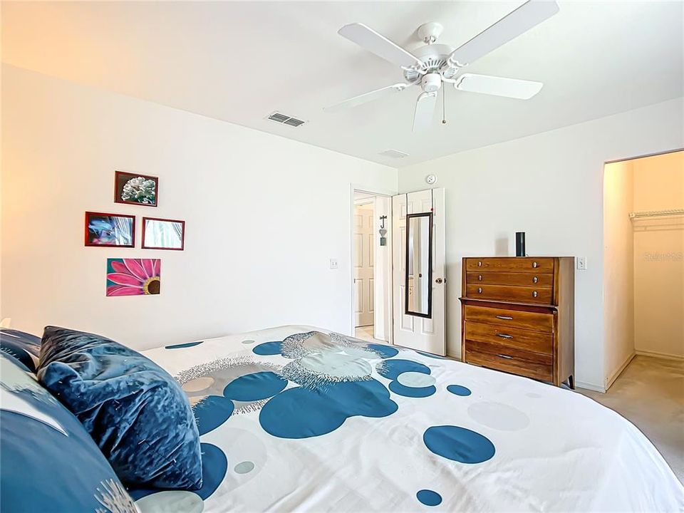 Active With Contract: $219,000 (2 beds, 1 baths, 943 Square Feet)