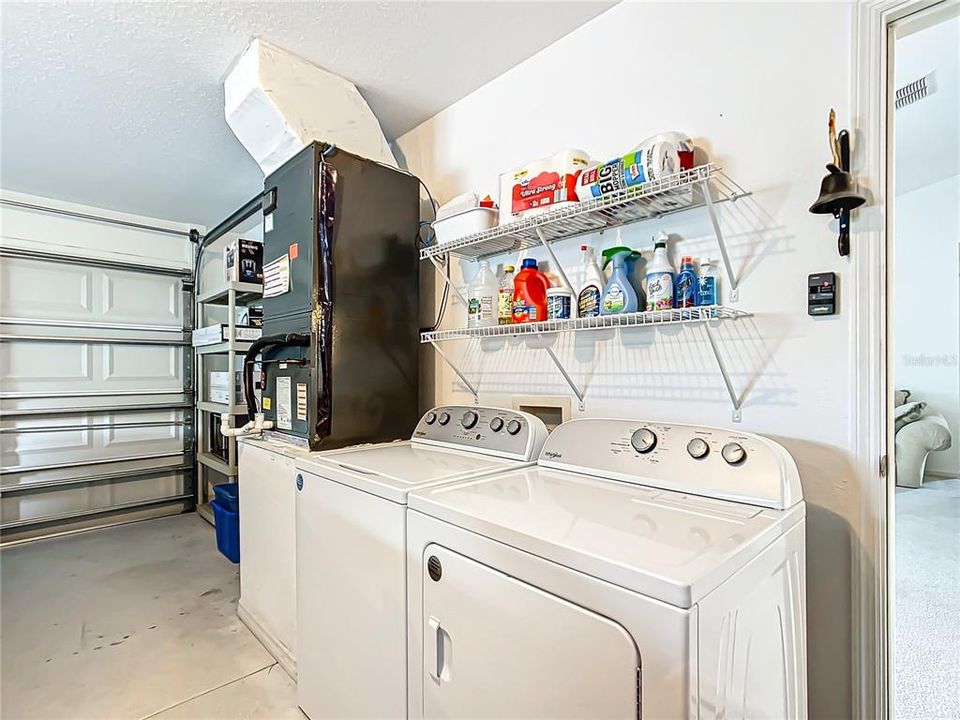 Active With Contract: $219,000 (2 beds, 1 baths, 943 Square Feet)